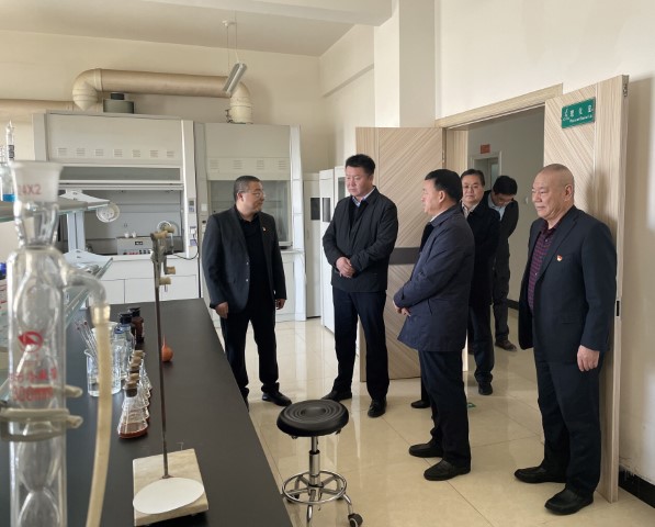 酒泉市政府黨組成員、副市長(zhǎng)哈里別克來敦煌種業(yè)調(diào)研指導(dǎo)工作
